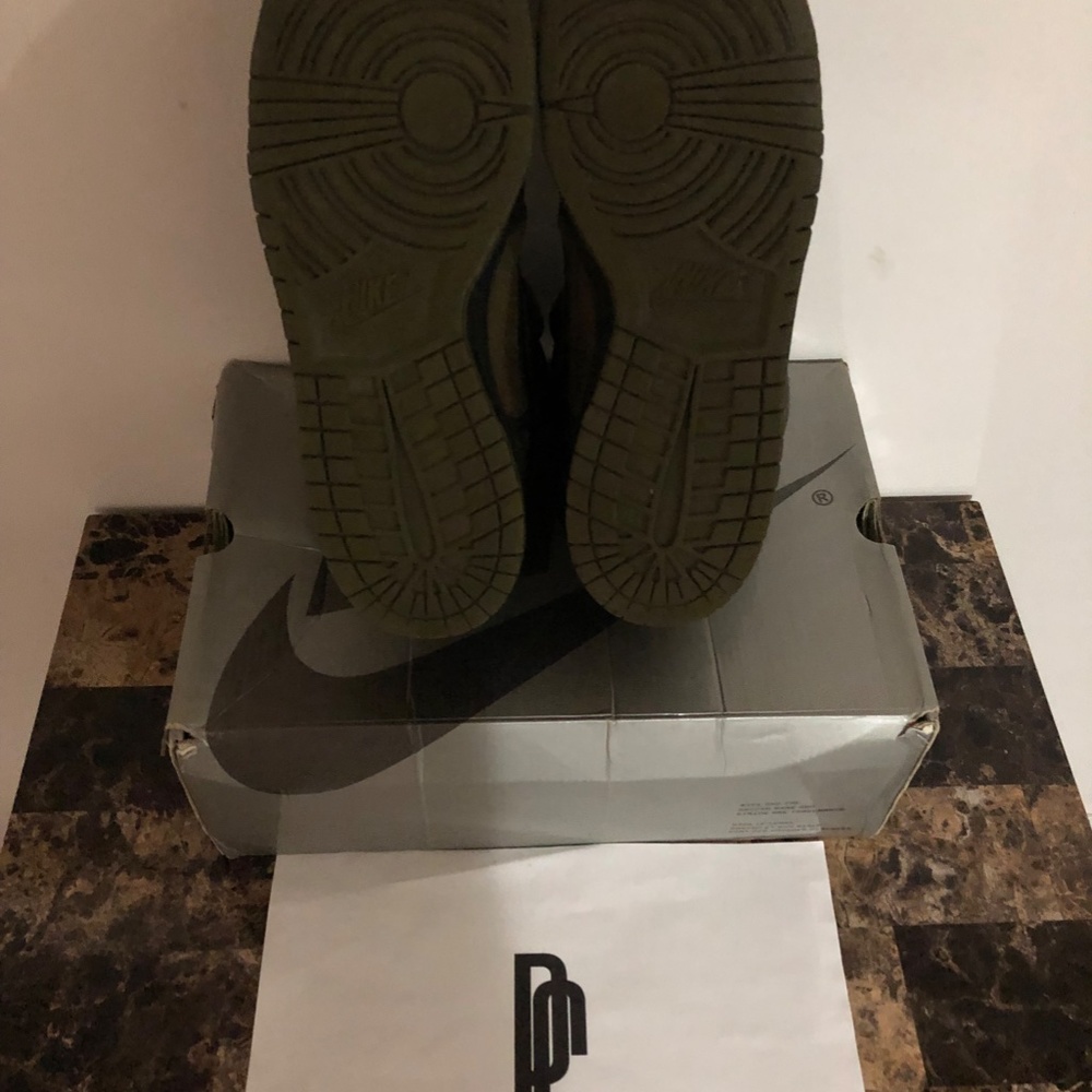 Nike SB Dunk High "Hulk" Sneakers - Picture 8 of 11